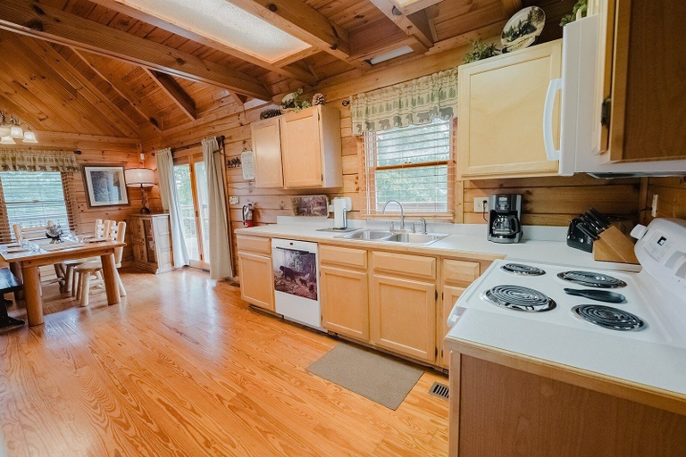 Others 4, A Dream Come True 2 Bedroom Cabin by RedAwning, Sevier