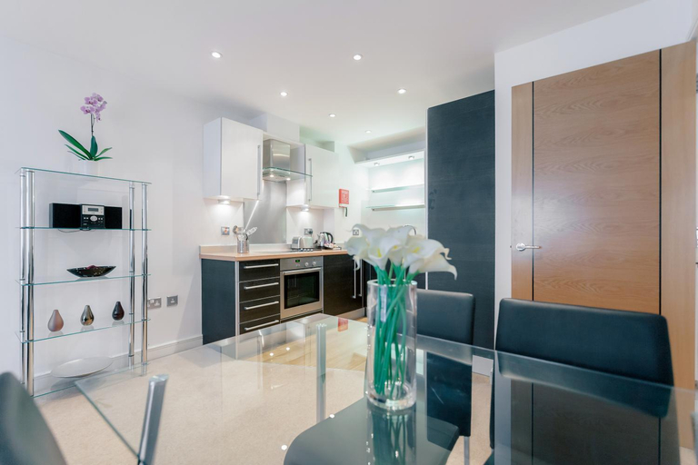 Others 4, Roomspace Serviced Apartments -Abbot's Yard, Surrey