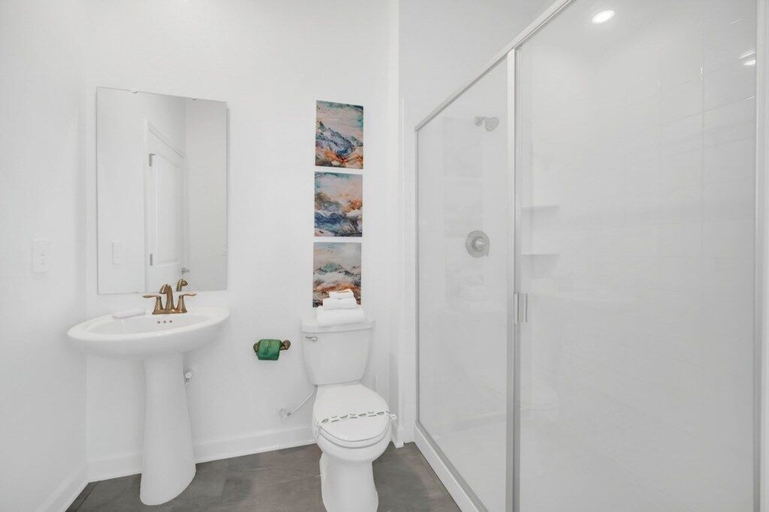 Bathroom 3, Magnificent Star Wars & Designed Rooms Pool & Spa! 7 Bedroom Villa, Osceola