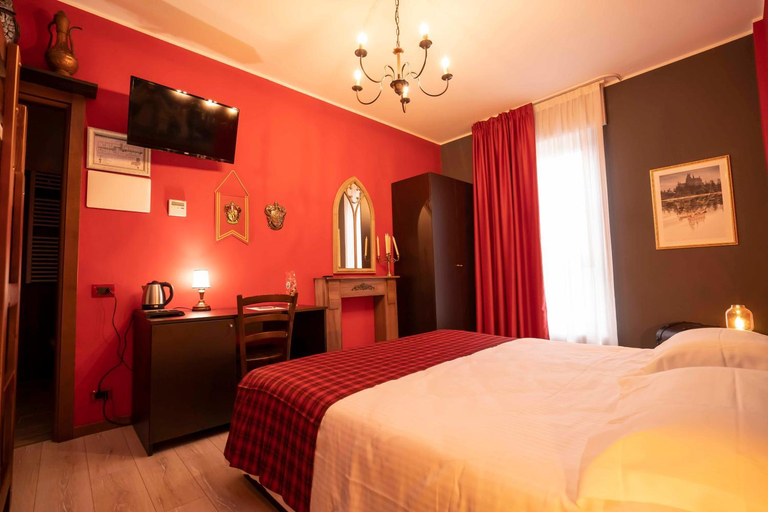 Bedroom 3, Binario Magic Hotel, Bergamo