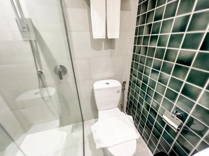 Bathroom 11