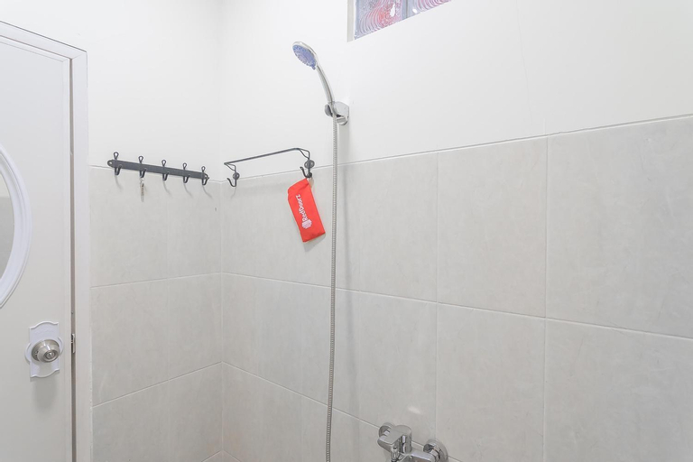 Bathroom 15