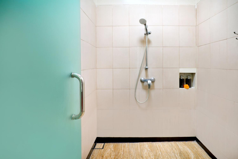 Bathroom 11