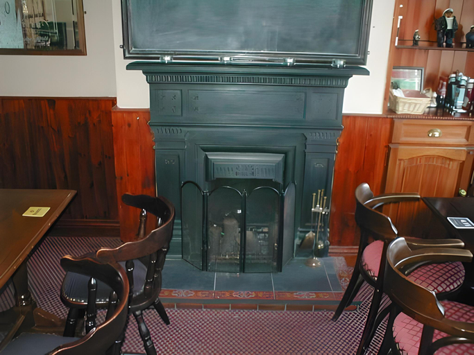 Others 3, Queen Mary Inn, Poole