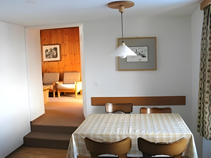 Bedroom 3, Hotel Portjengrat, Visp