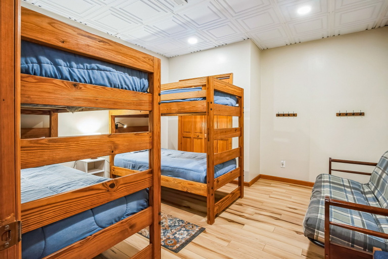 Bedroom 3, Deerfield Hideaway At Old Smokey 5 Bedroom Home, Campbell