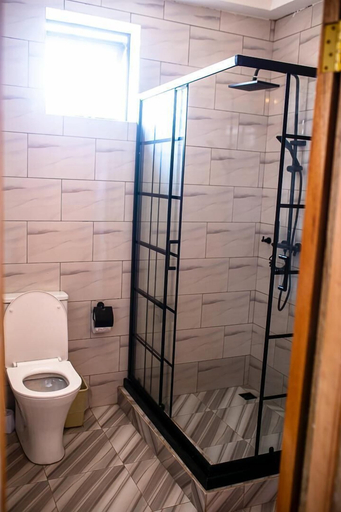 Bathroom 4, Heritage Hotel, Awutu Efutu Senya