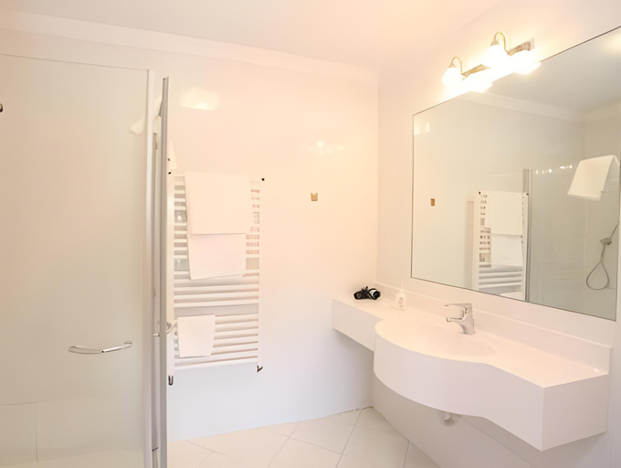 Bathroom 4, Oliven- & Genusshotel Hirzer, Bolzano