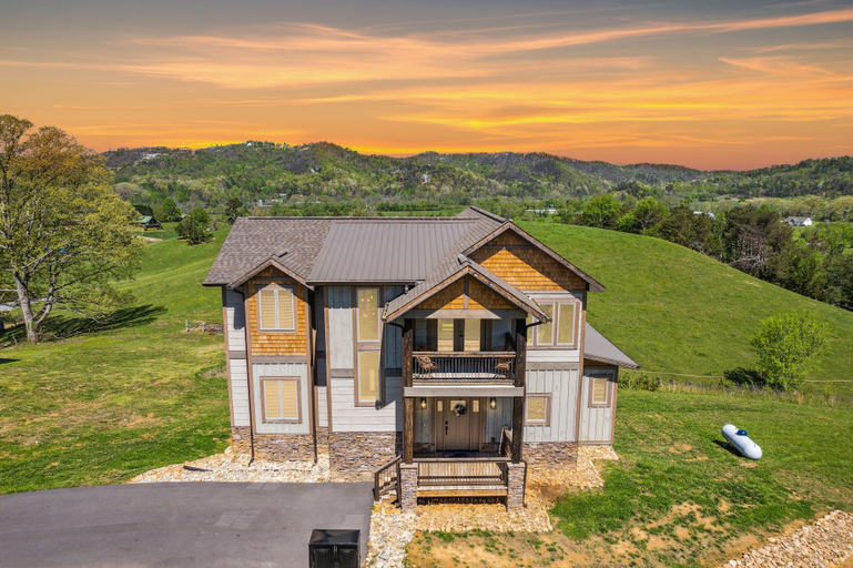 Exterior & Views 2, Peaceful Pastures 4 Bedroom Cabin by RedAwning, Sevier