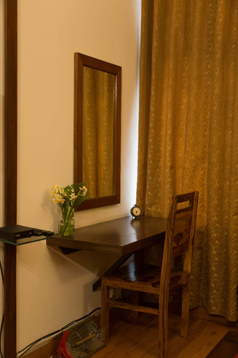 Others 4, Woodpecker Apartment Hauz Khas 3 Room BnB, West