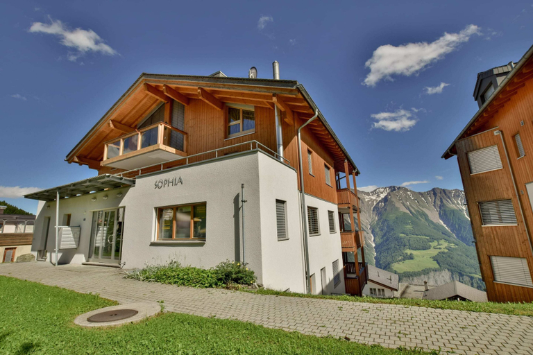 Exterior & Views 2, Sophia 2, Raron