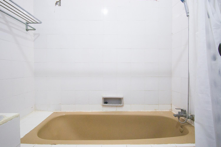 Bathroom 8