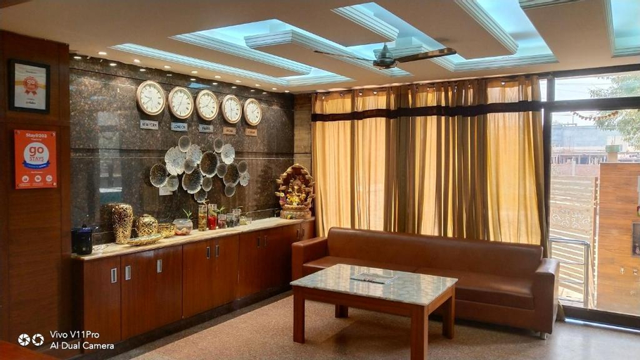 Stay @ 203, Gautam Buddha Nagar