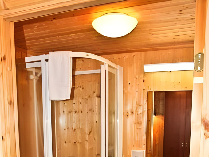 Bathroom, Hotel Raudaskrida, Aðaldælahreppur