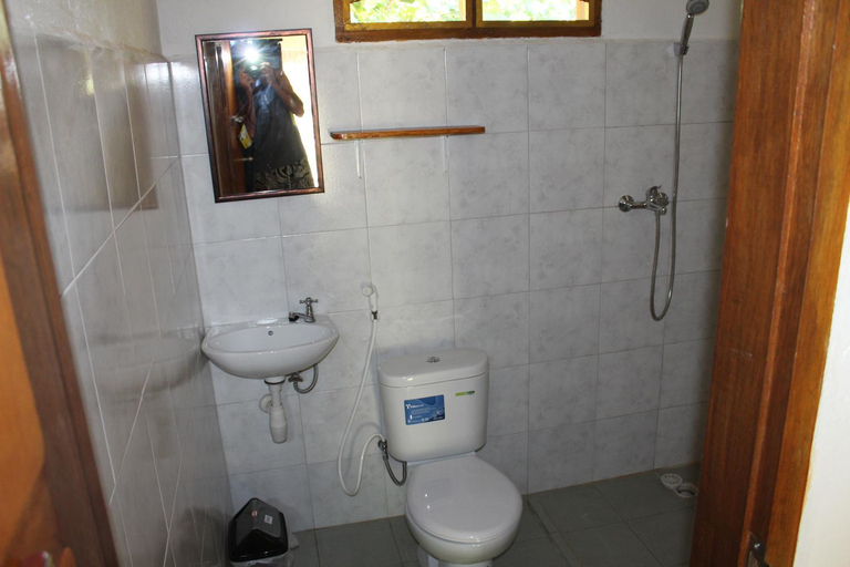 Bathroom 10
