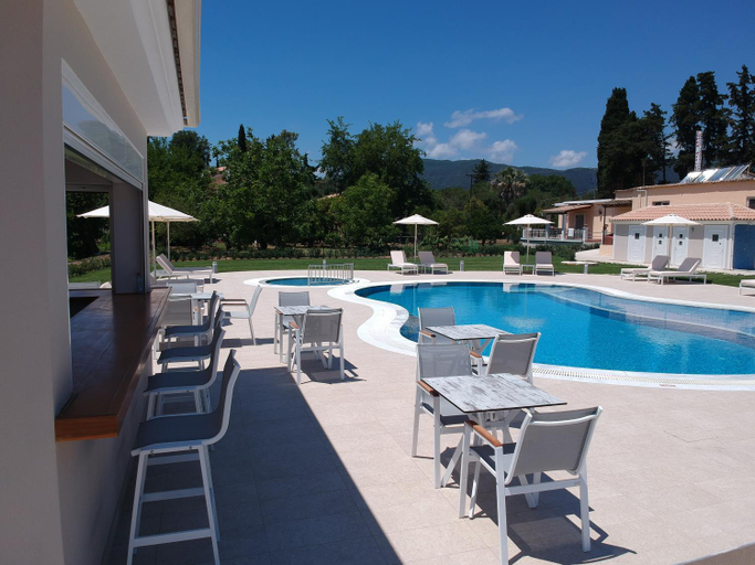 Others 5, Santos Holidays, Ionian Islands