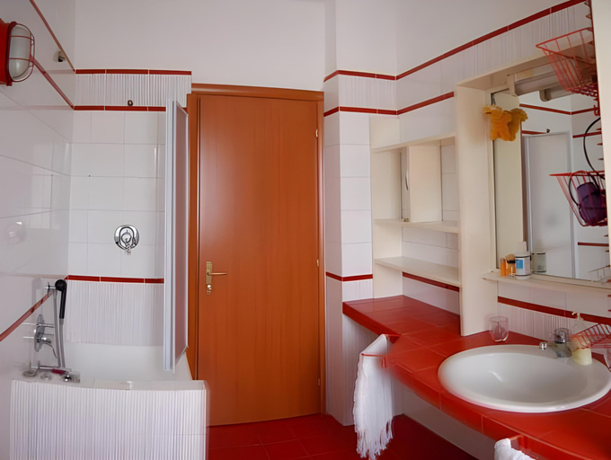 Bathroom 2, Guesthouse La Rocca, Bergamo