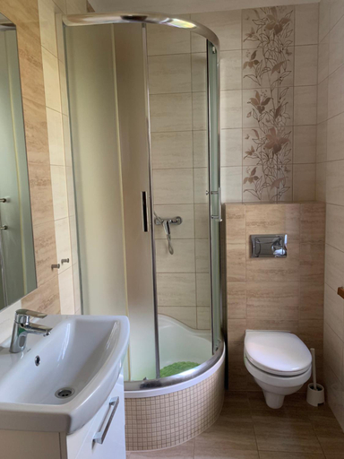 Others 5, Sosnowa Mila - domy i apartamenty, Kamień