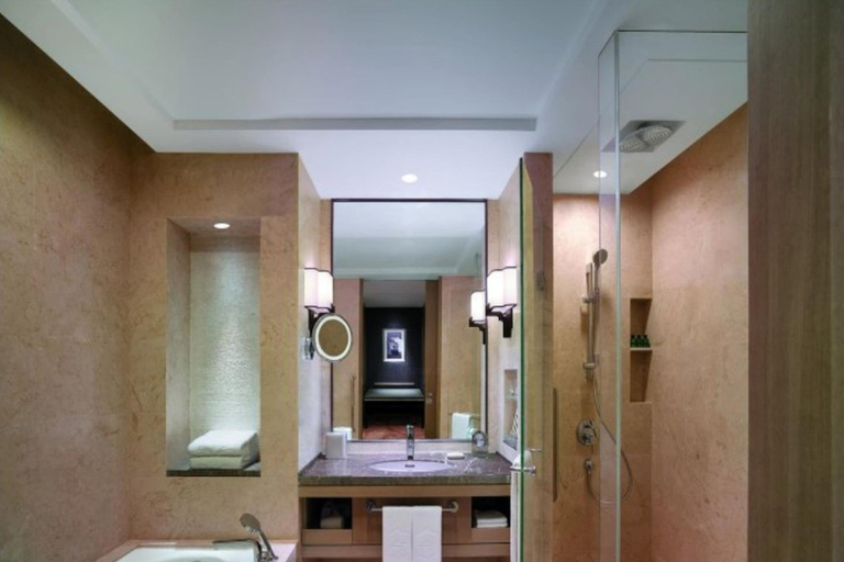 Bathroom, Blue Horizon Hotel, Linyi