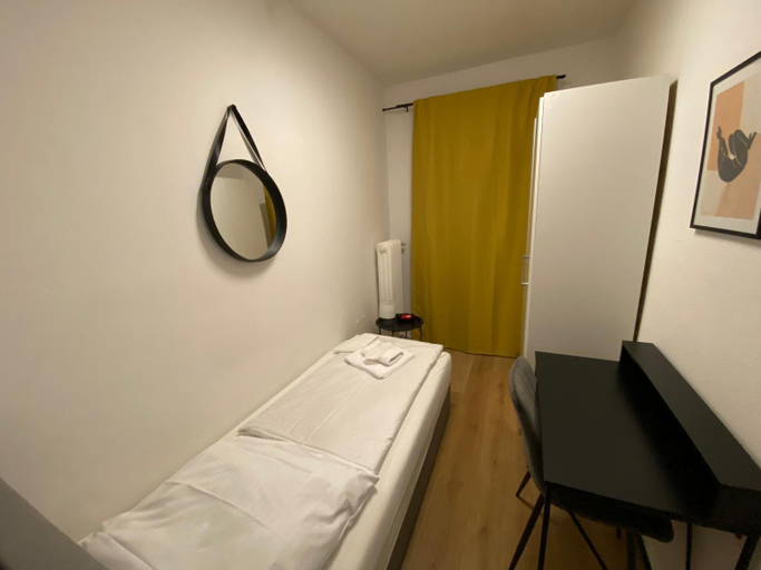 Bedroom 3, Swan Rooms, Nürnberg