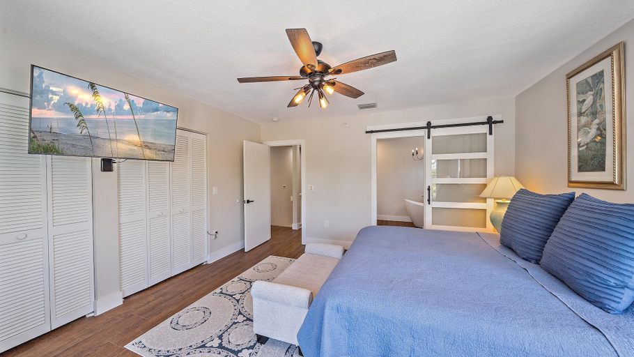 Bedroom 2, Sunshine Cottage At Cedars 2 Bedroom Condo by RedAwning, Manatee