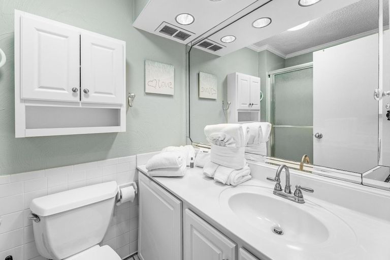 Bathroom, Top of the Gulf Beach Resort by PHG, Bay