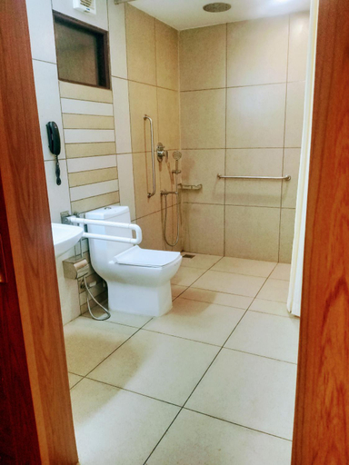 Bathroom 4, Pearlspot Hotel, Kottayam
