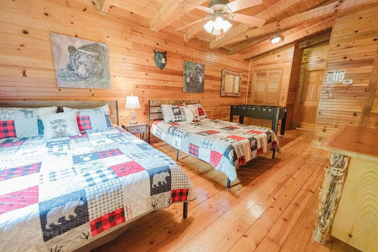 Bedroom 3, A Slice Of Heaven 2 Bedroom Cabin by RedAwning, Sevier