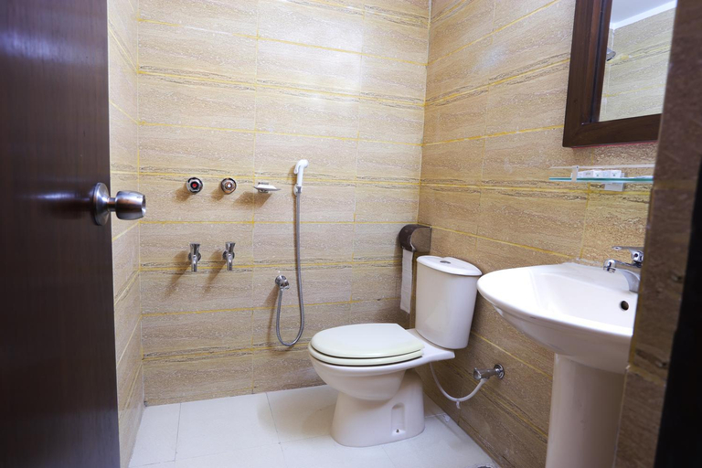 Bathroom 4, Holy Inn, Sylhet