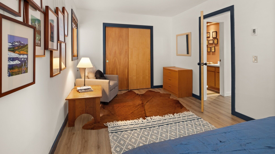 Bedroom 3, Clyde's Cabin 4 Bedroom Home, Washington