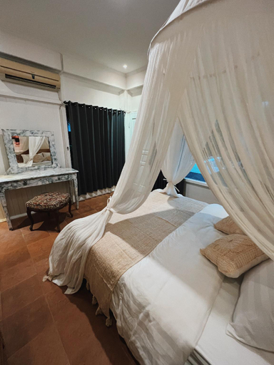 Bedroom 13