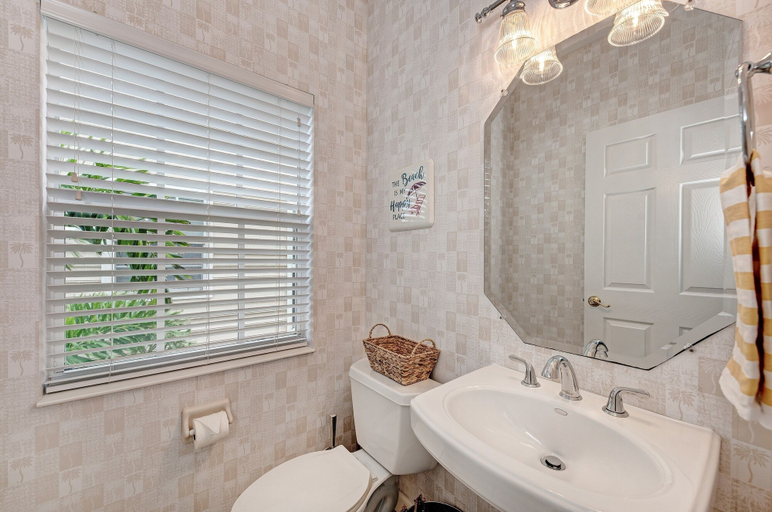 Bathroom 4, Kickback Cabana managed by Beach Retreats, Manatee