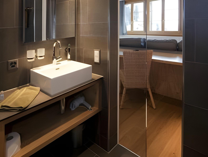 Bathroom 2, Hotel Des Alpes, Frutigen