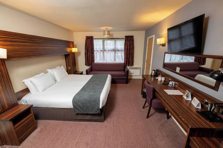 Bedroom 2, Fernhurst Lodge by Greene King Inns, Blackburn with Darwen