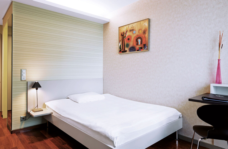 Bedroom 6