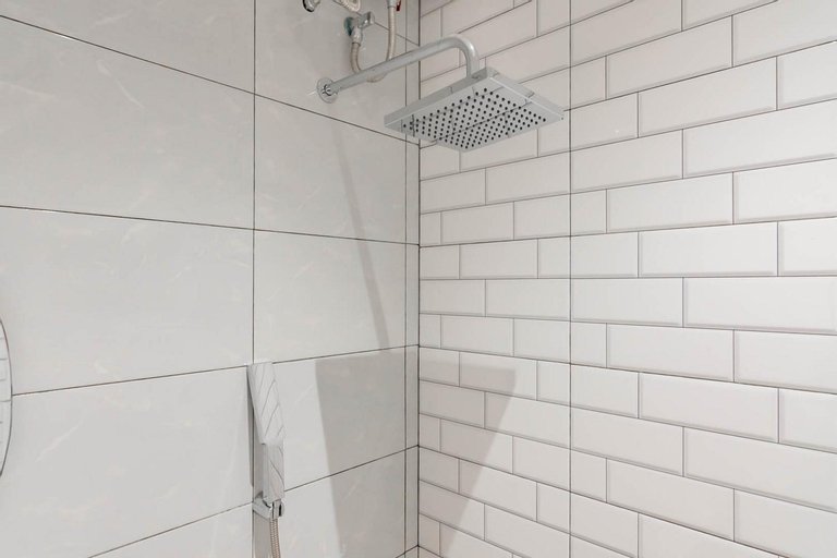 Bathroom 10