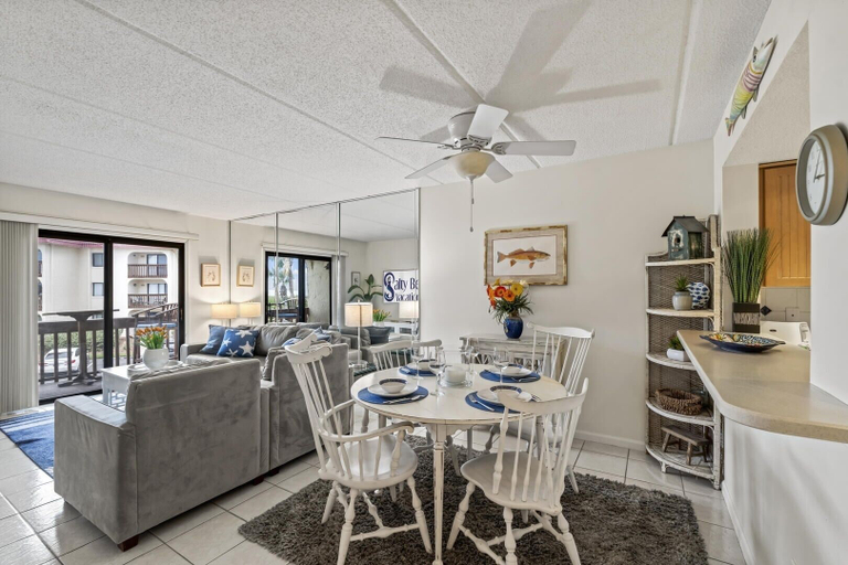 Food & Drinks 5, Just Beachy~ocean View~2nd Fl 2 Bedroom Condo by RedAwning, Saint Johns