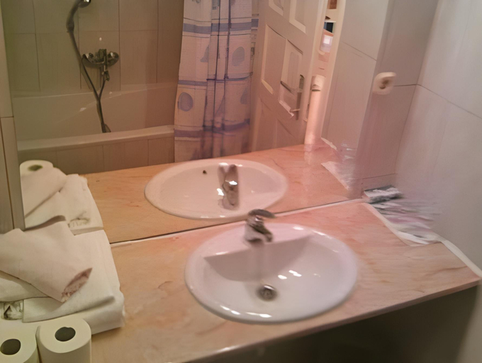 Bathroom 4, Illyrian Resort, Milna
