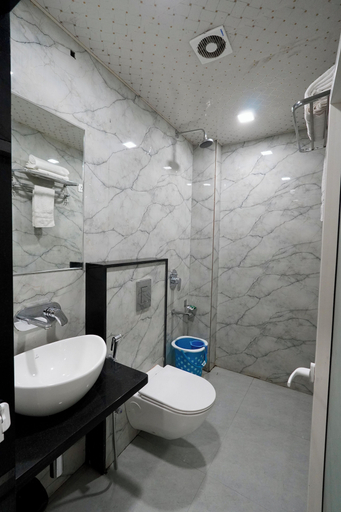 Bathroom 4, Hotel Samrat, Ajmer