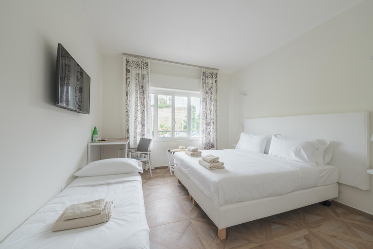 Bedroom 12