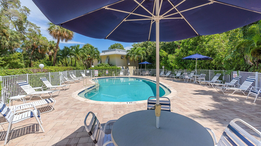 Sport & Beauty 5, Just Beachy 2 Bedroom Condo by RedAwning, Manatee