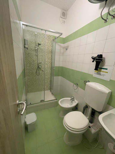 Bathroom 2, La finestra sul mare B&B, Crotone