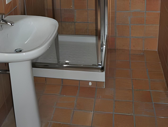 Bathroom 2, L' Aia Antica, Frosinone