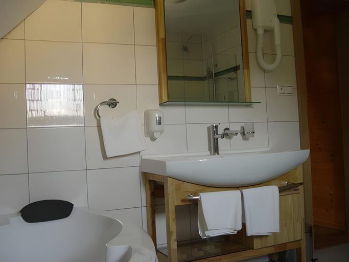 Bathroom 4, Hotel Marlene, Cadca