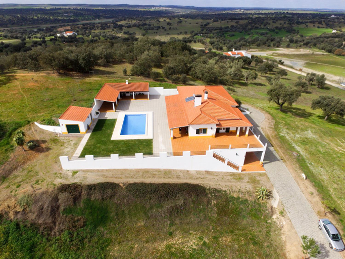 Villa do Outeiro, Avis