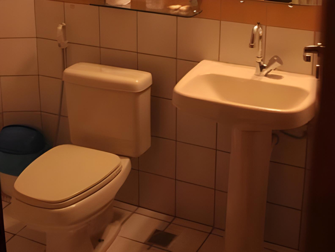 Bathroom 3, Mansoori Apart II, Brasília