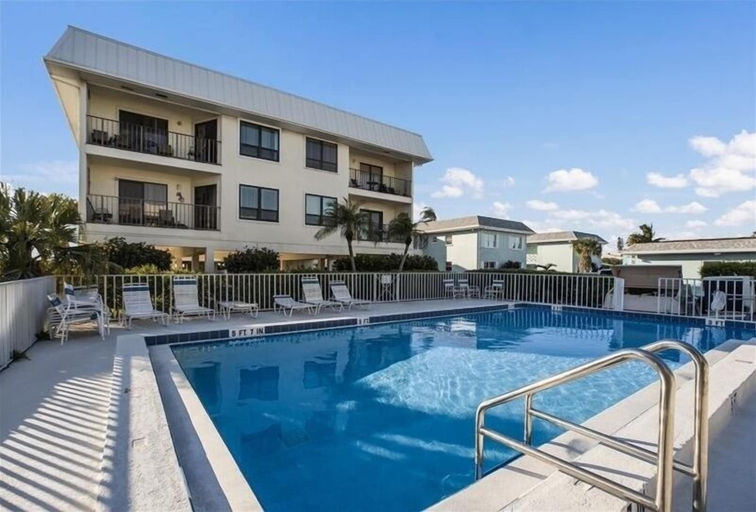 Sport & Beauty 5, Gulf Watch 204 2 Bedroom Condo by RedAwning, Manatee