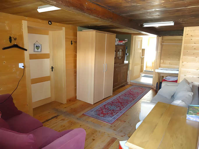 Others 4, Gite du Prilet, Sierre