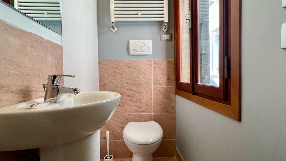 Bathroom 3, Residence Flowery, Venezia