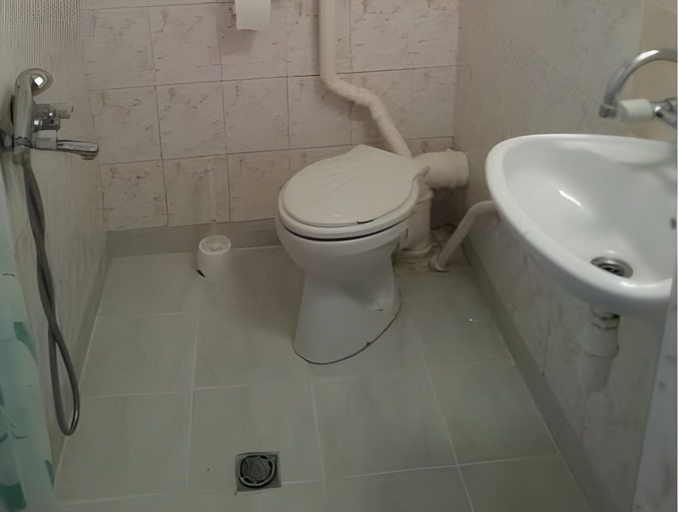 Bathroom 5, Family Hotel Yulian, Balchik